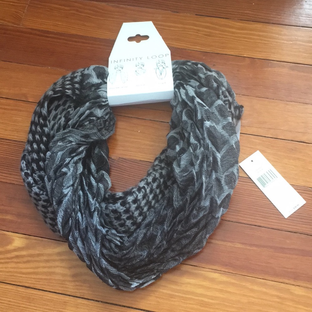 Infinity Loop Scarf.